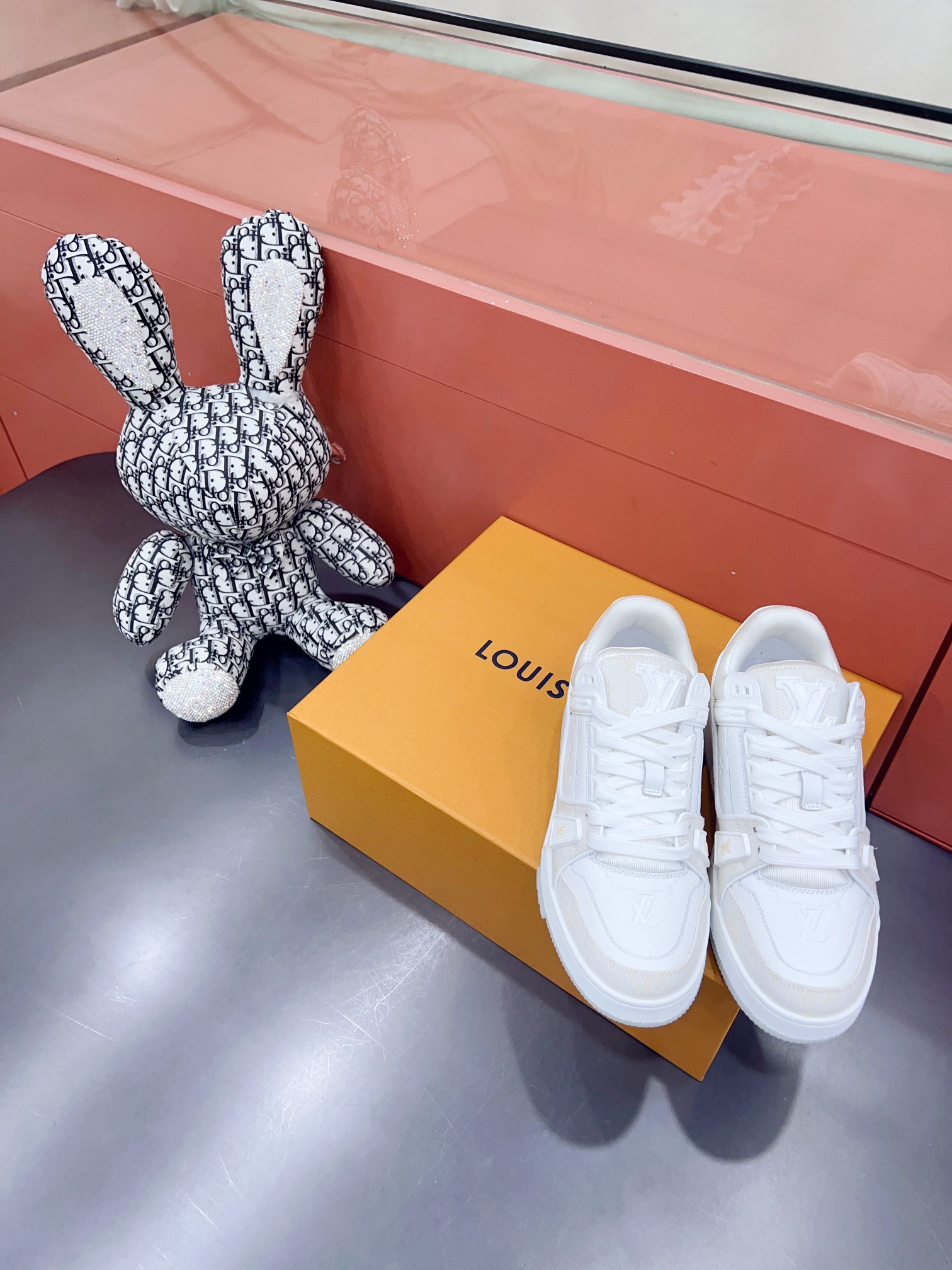 LV Trail Vintage Sneakers - Image 5